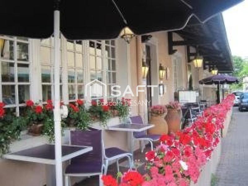 Local commercial - 1 600 m² - 35 pièces