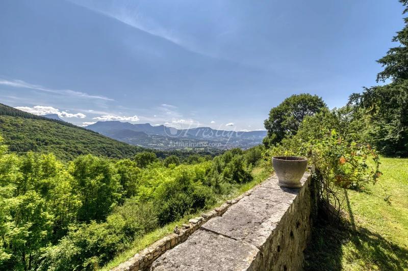 Maison - 500 m² - 10 pièces