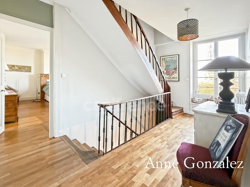 Maison bourgeoise - 275 m² - 9 pièces