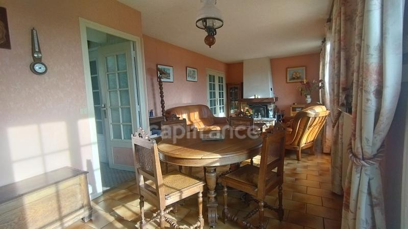 Maison - 99 m² - 5 pièces