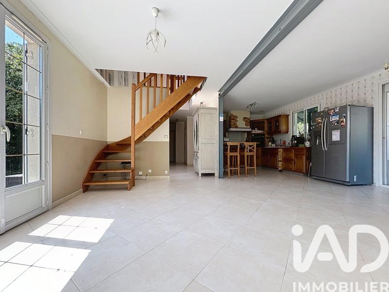 Maison - 184 m² - 9 pièces