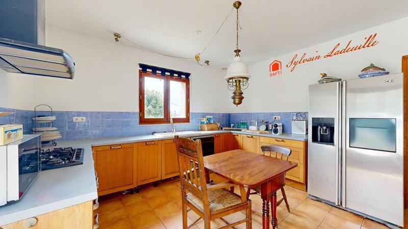 Maison - 140 m² - 5 pièces