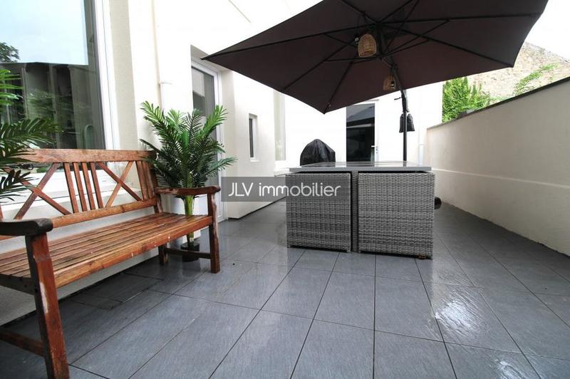 Demeure - 265 m² - 9 pièces