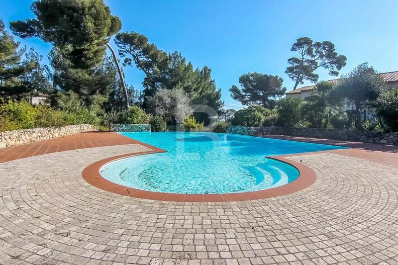 Appartement - 77 m² - 3 pièces