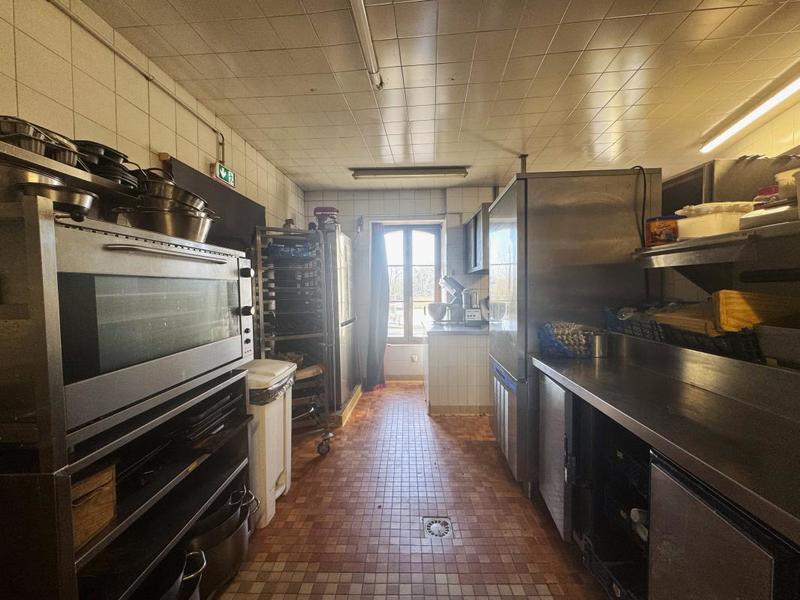 Local commercial - 350 m² - 10 pièces