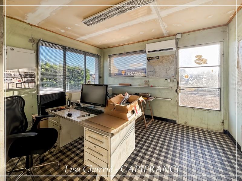 Bureau - 949 m² - 8 pièces