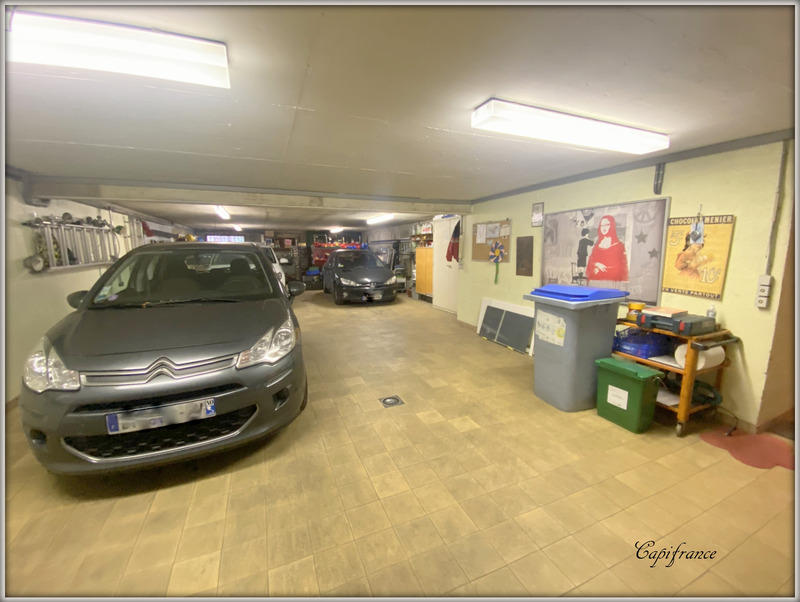 Maison - 255 m² - 6 pièces