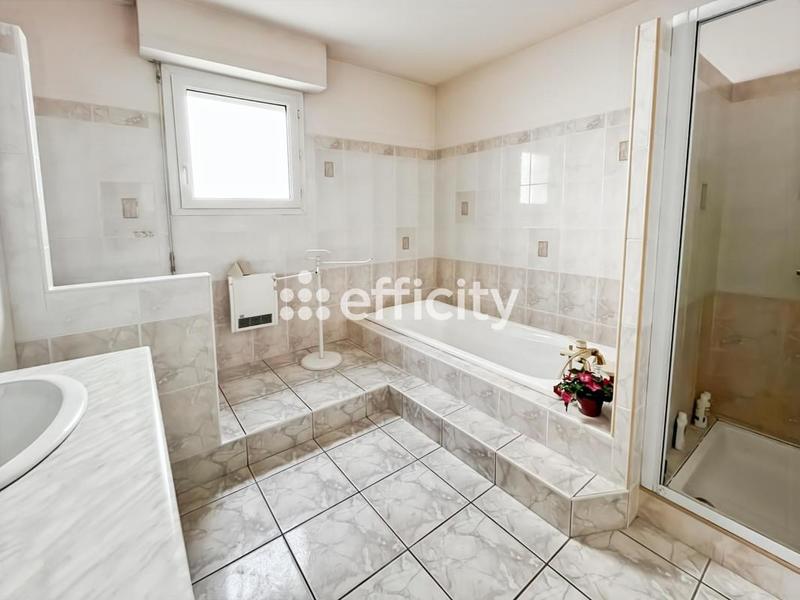 Pavillon - 150 m² - 5 pièces