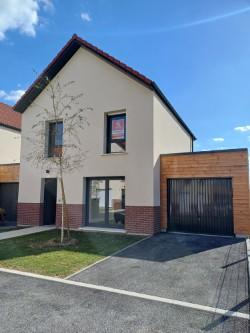 Maison - 90 m² - 4 pièces