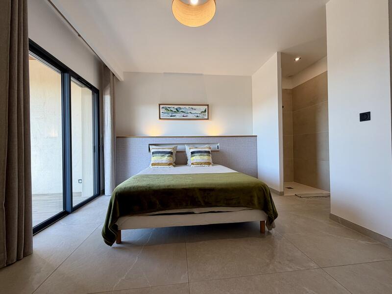 Villa - 324 m² - 6 pièces