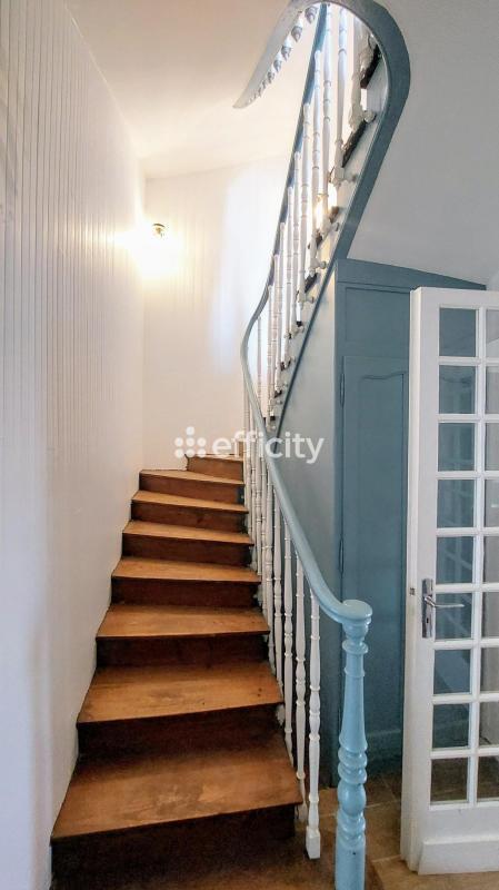 Demeure - 256 m² - 9 pièces