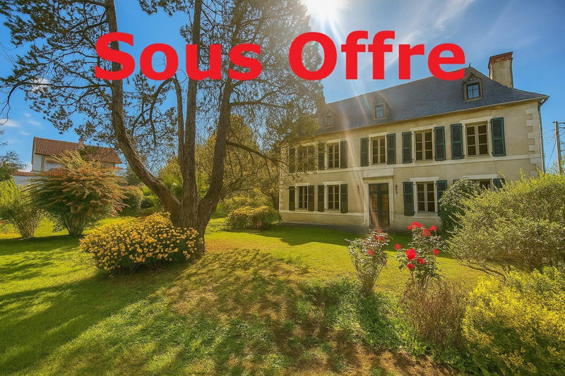 Maison - 210 m² - 10 pièces