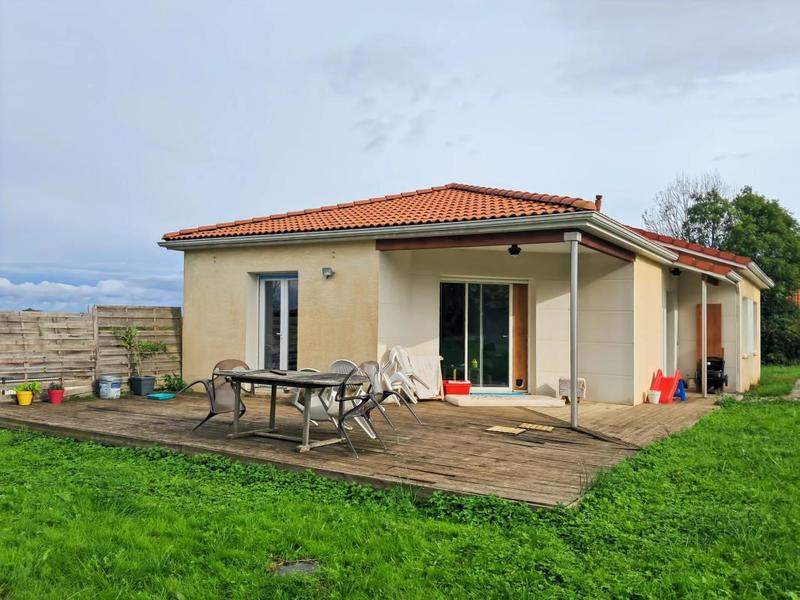 Maison - 104 m² - 4 pièces