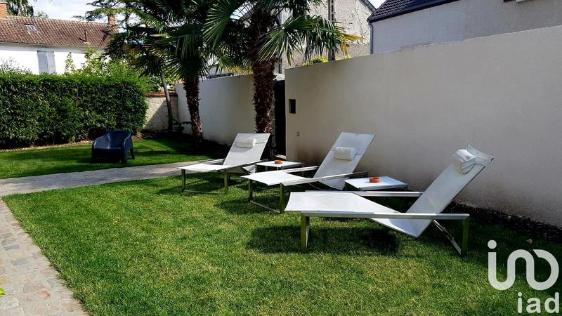 Maison - 330 m² - 8 pièces