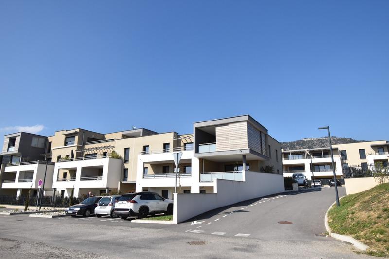 Appartement - 91 m² - 3 pièces