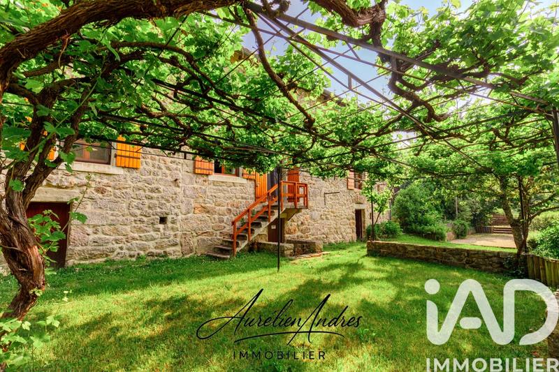 Maison - 214 m² - 6 pièces