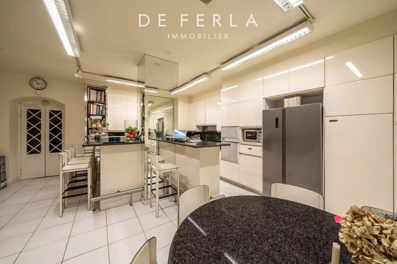 Appartement - 300 m² - 7 pièces