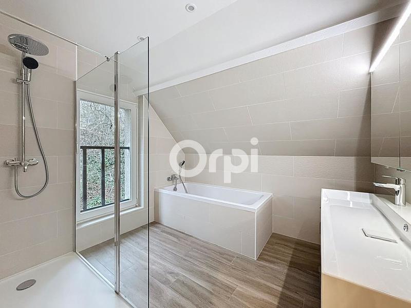 Maison - 140 m² - 7 pièces