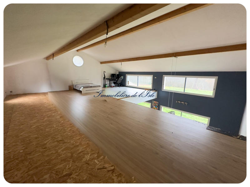 Maison contemporaine - 294 m² - 8 pièces