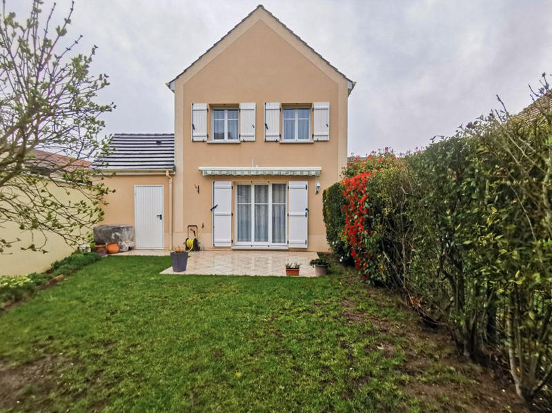 Maison - 90 m² - 5 pièces