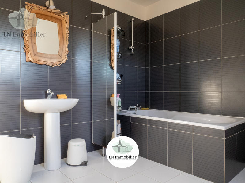 Maison - 93 m² - 5 pièces