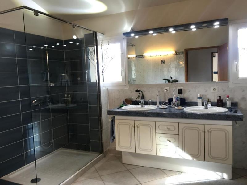 Villa - 180 m² - 5 pièces