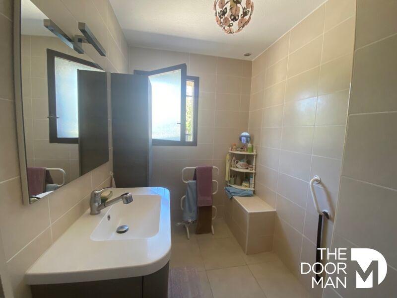 Propriété - 121 m² - 5 pièces