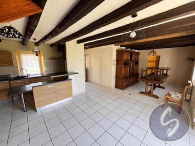 Maison traditionnelle - 82 m² - 4 pièces