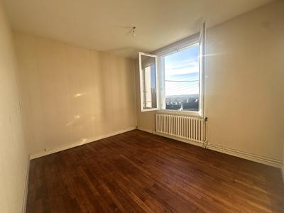 Maison - 94 m² - 5 pièces