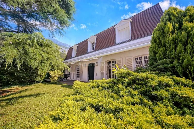 Maison - 189 m² - 7 pièces