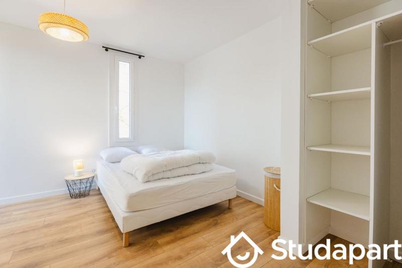 Chambre - 11 m² - 1 pièce