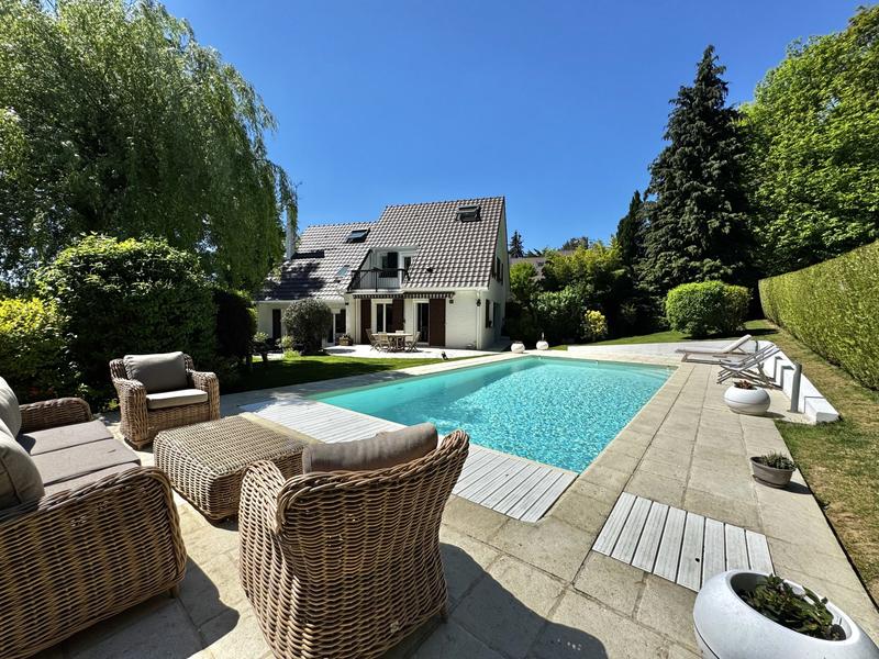 Villa - 220 m² - 10 pièces