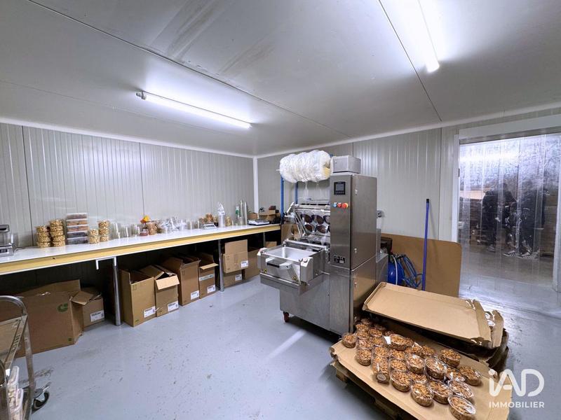 Local commercial - 204 m²