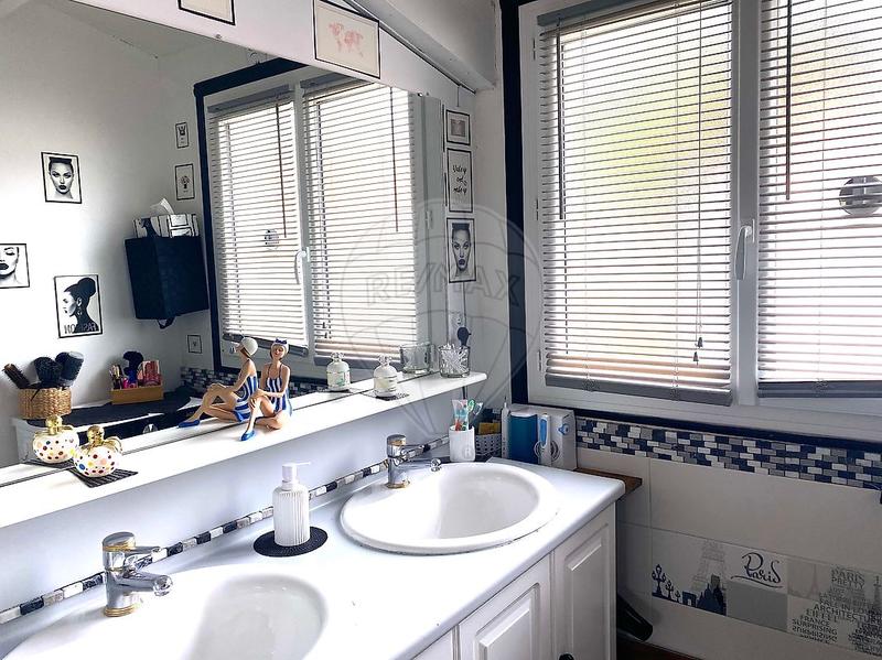 Maison - 96 m² - 5 pièces