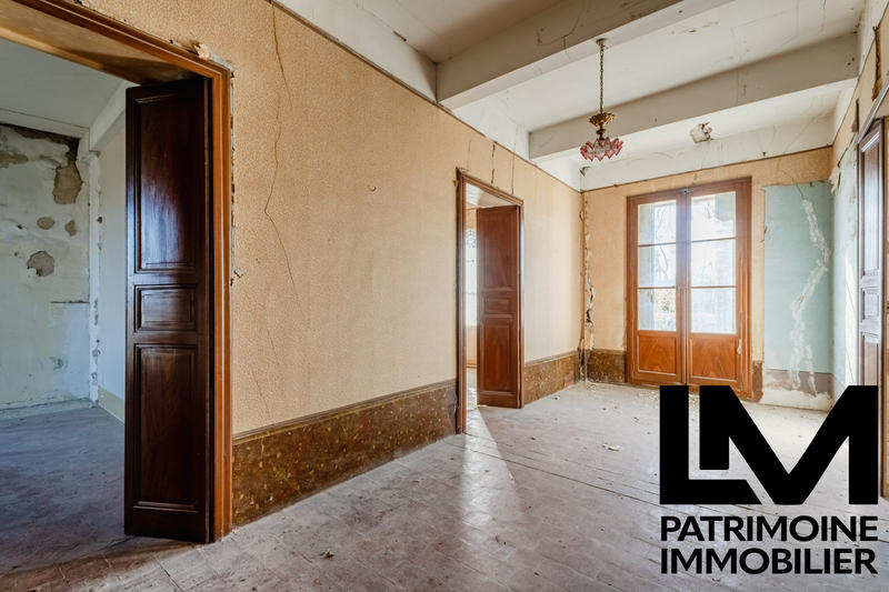 Maison - 325 m² - 6 pièces