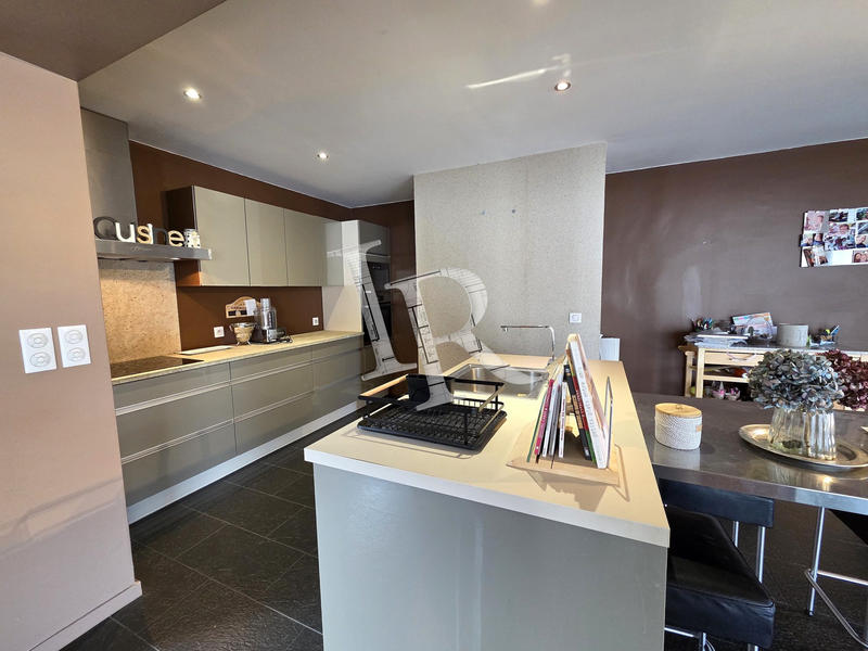 Maison - 160 m² - 5 pièces