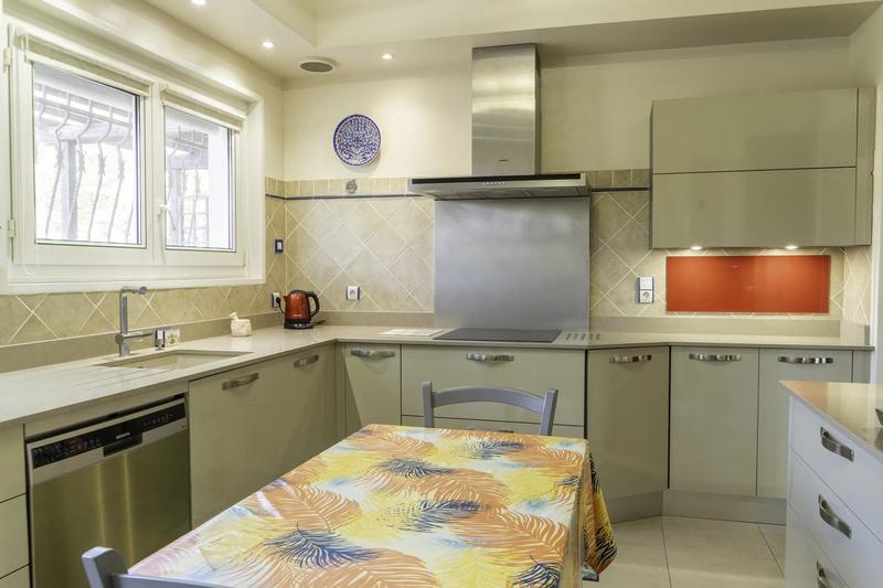 Maison - 210 m² - 9 pièces