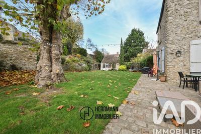 Maison - 300 m² - 8 pièces