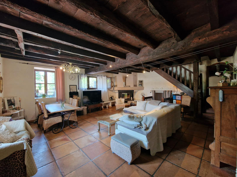 Maison - 268 m² - 7 pièces