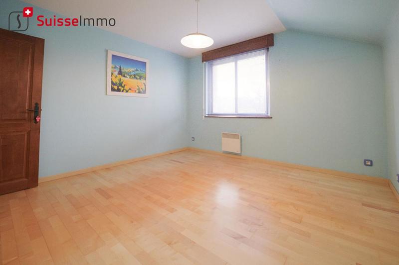 Maison - 231 m² - 7 pièces