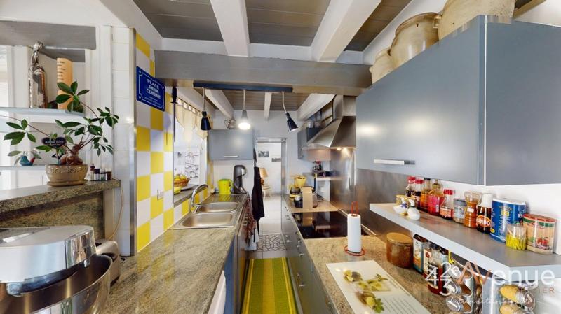 Maison - 201 m² - 5 pièces