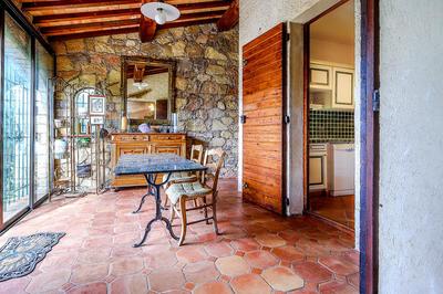 Propriété - 234 m² - 8 pièces