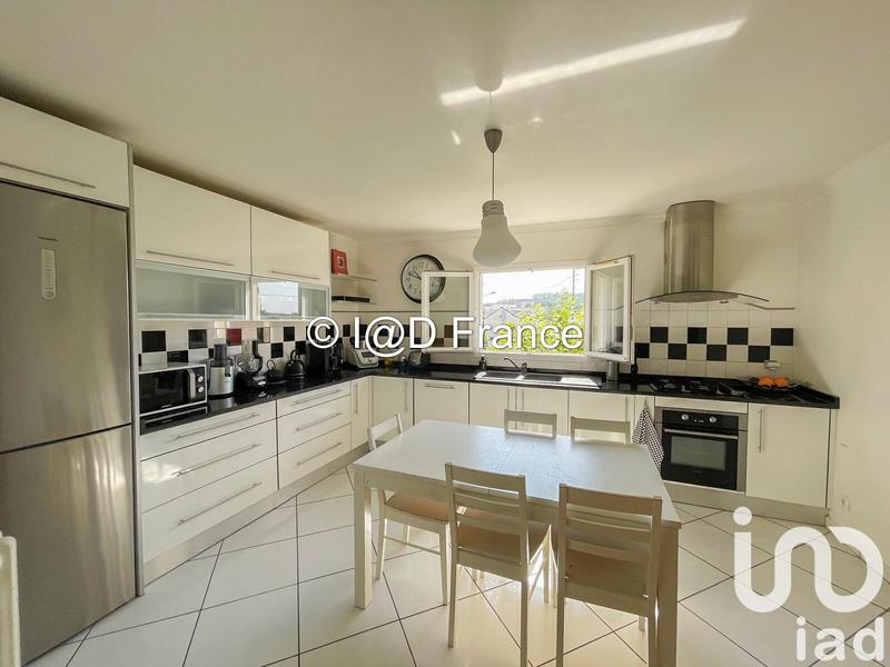 Maison - 177 m² - 7 pièces