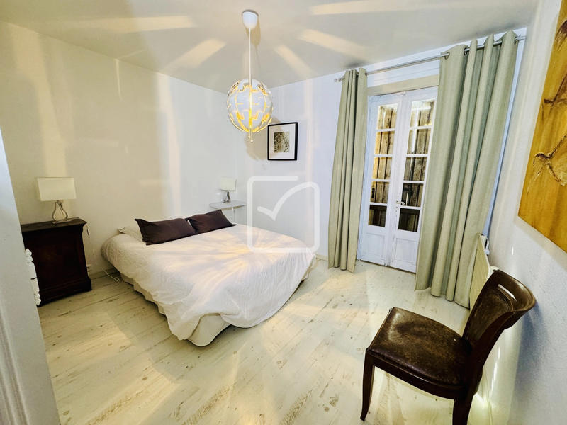 Maison - 276 m² - 8 pièces