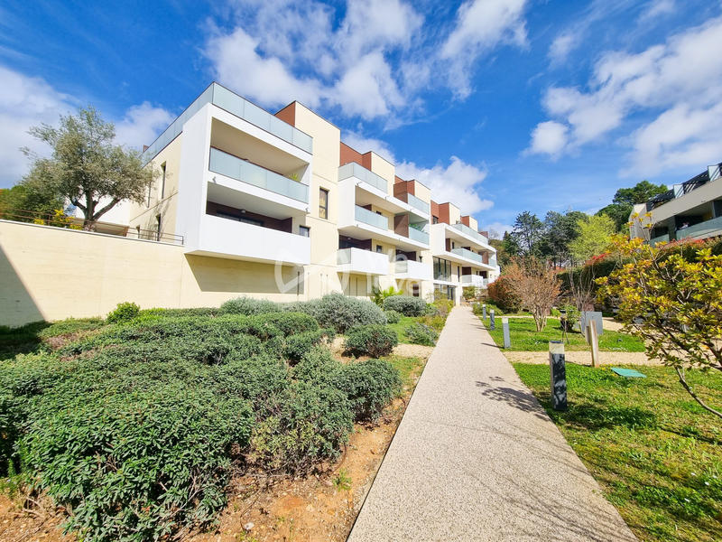 Appartement - 80 m² - 3 pièces