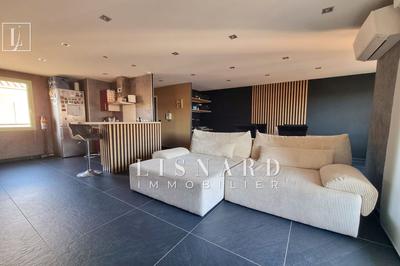 Appartement - 90 m² - 4 pièces