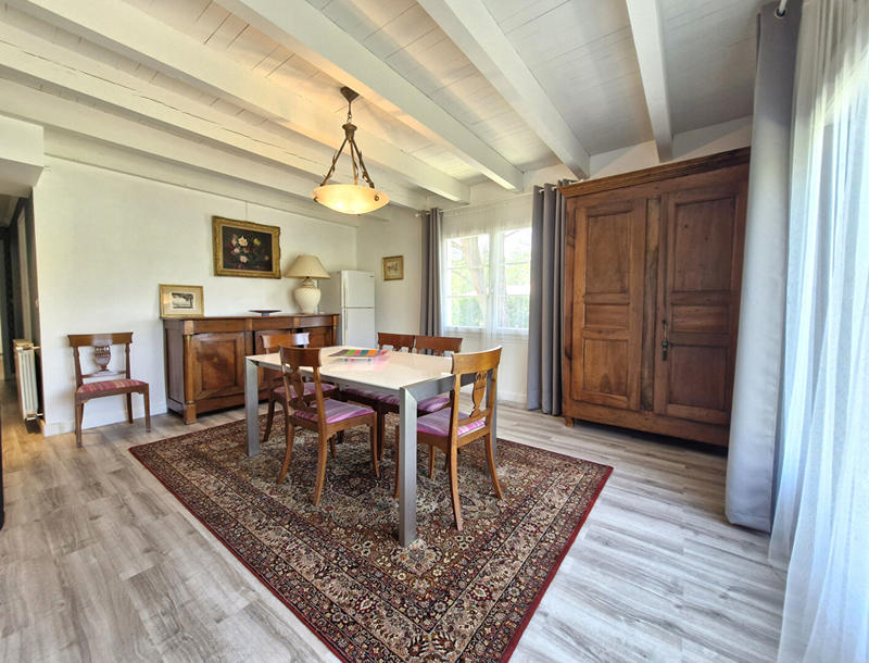 Maison - 215 m² - 7 pièces