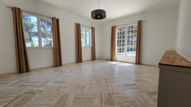 Maison - 408 m² - 5 pièces