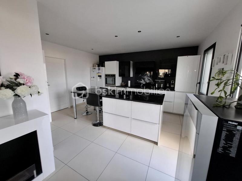 Maison traditionnelle - 156 m² - 6 pièces