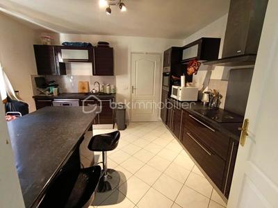 Maison traditionnelle - 153 m² - 6 pièces